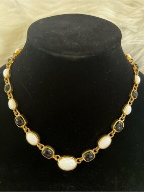 Trifari Vintage Gold Tone 15” Link Necklace Black & White Lucite Cabochon 53g